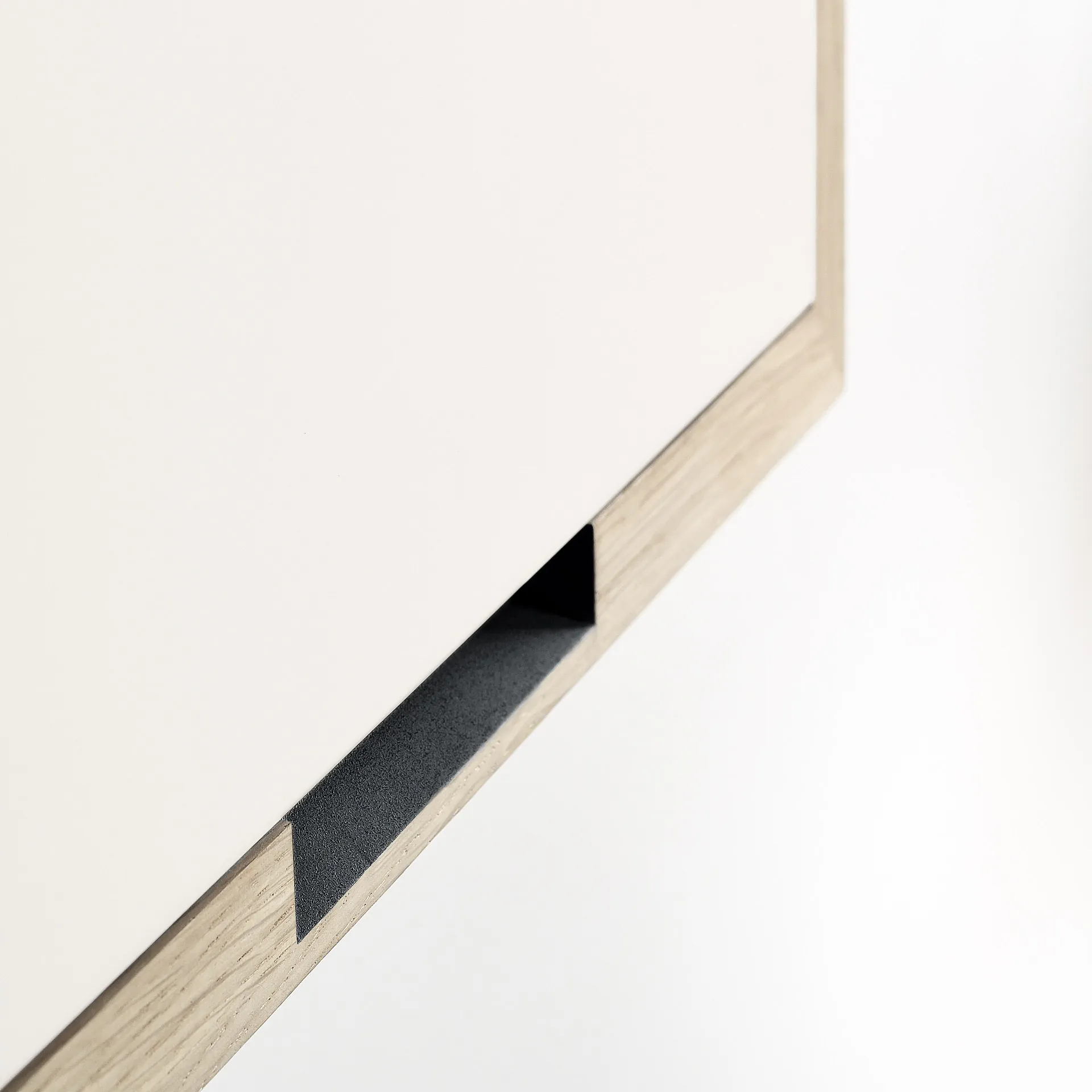 BOX INN — 4