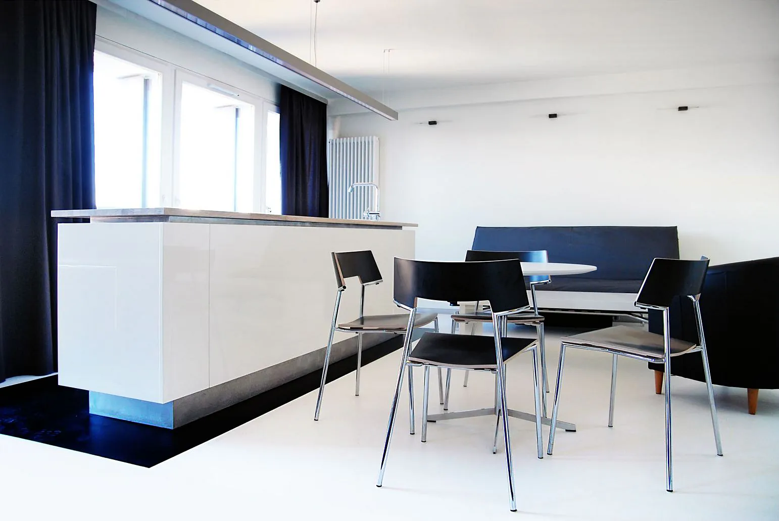 OFF WHITE business & leisure apartments
