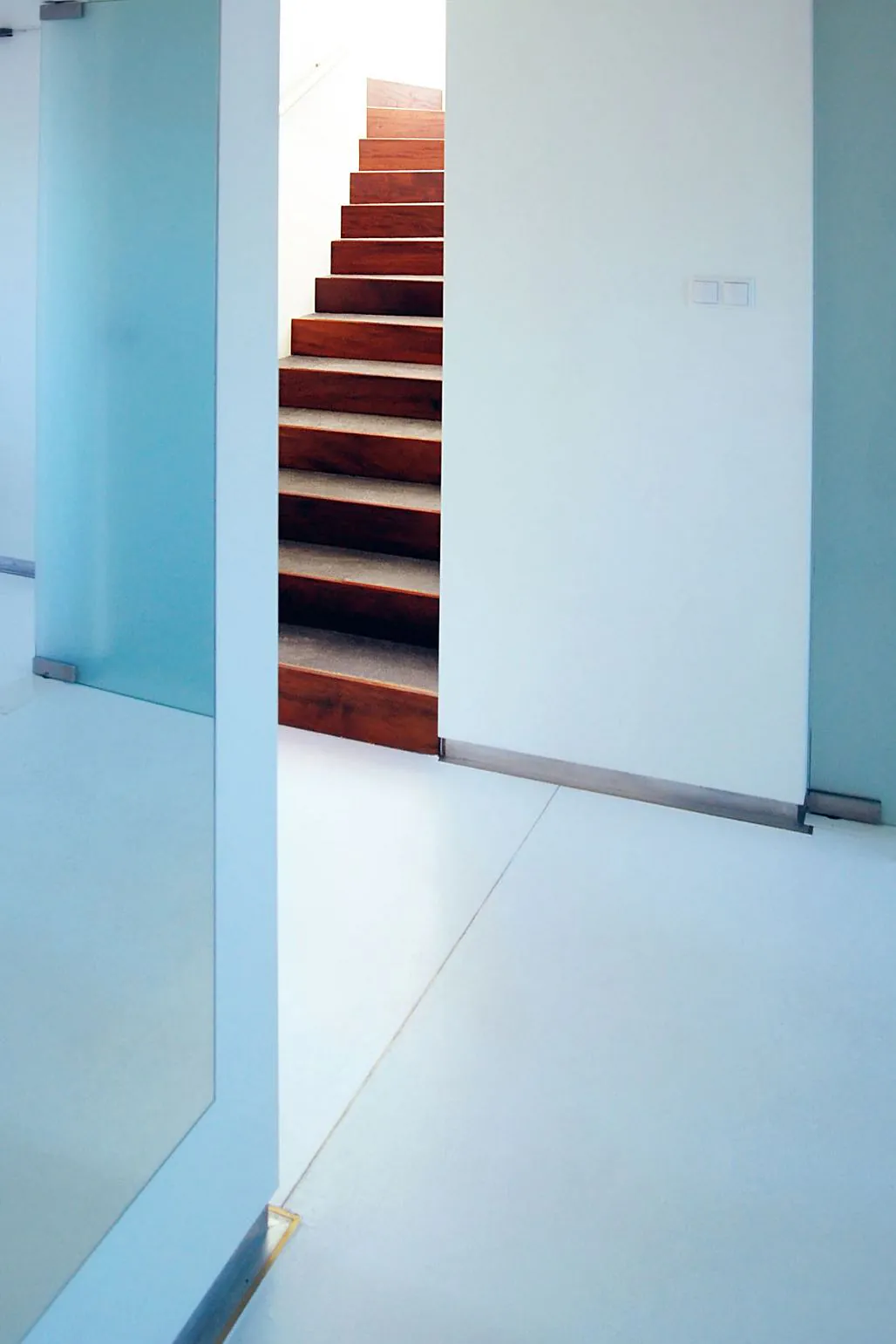 OFF WHITE business & leisure apartments — 7