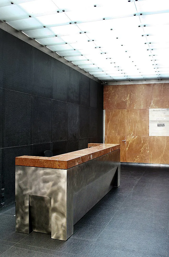 Rakowicka - Entrance & Lobby