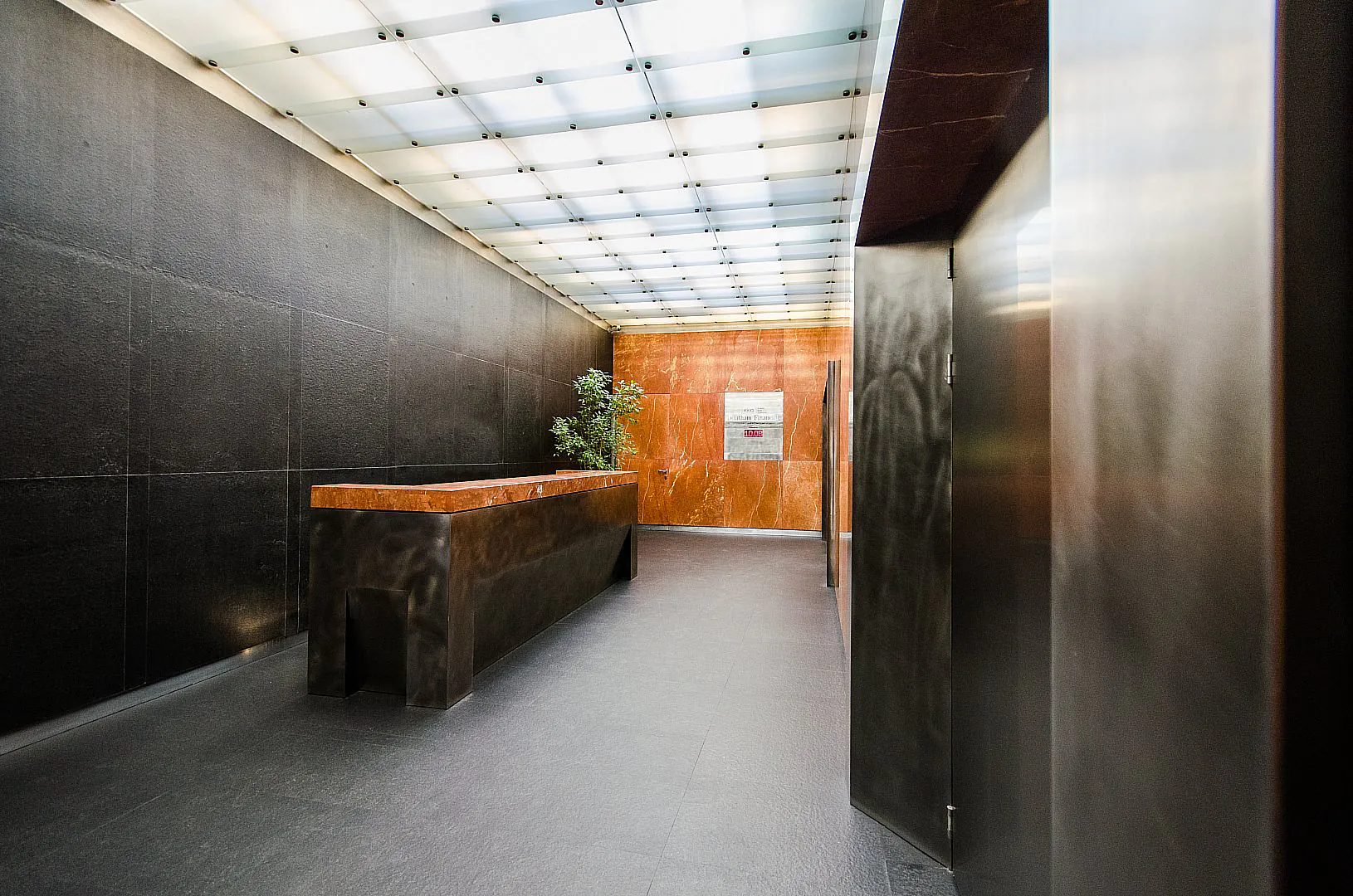 Rakowicka - Entrance & Lobby — 9