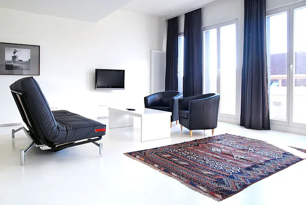 OFF WHITE business & leisure apartments