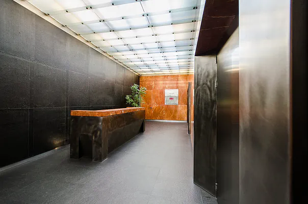 Rakowicka - Entrance & Lobby